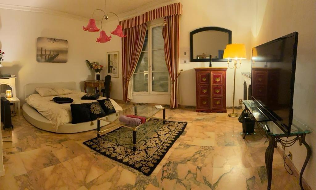 La Demeure D'Iris Panzió Bougival Kültér fotó