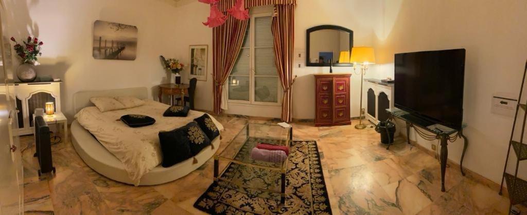 La Demeure D'Iris Panzió Bougival Kültér fotó